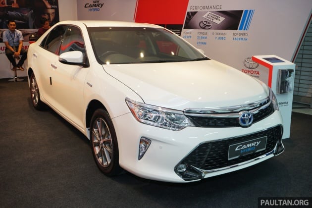 toyota-camry-hybrid-luxury-1