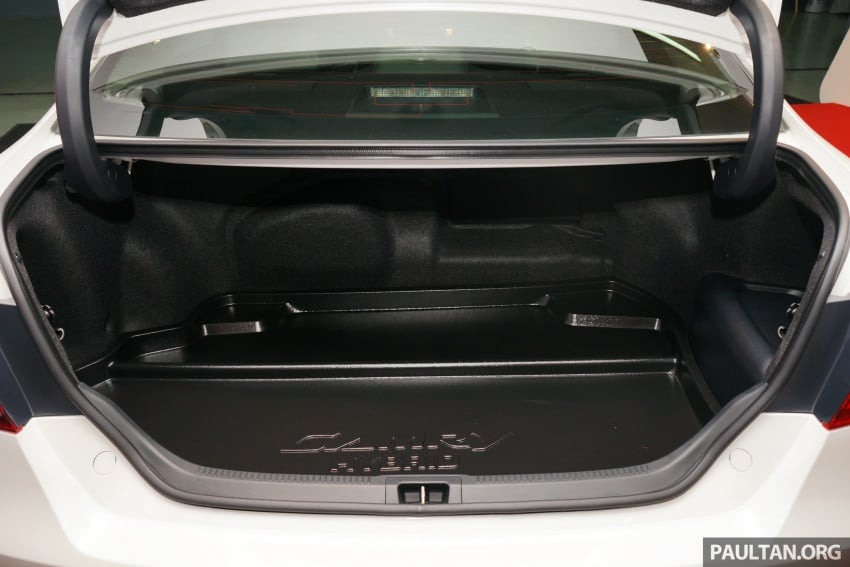 GALLERY: New Toyota Camry Hybrid Luxury variant 586180