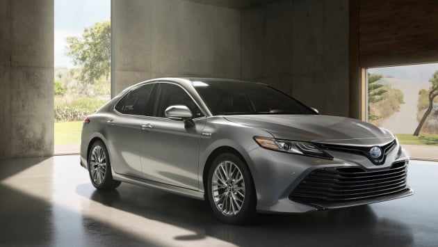2018 Toyota Camry – longer and lower with TNGA platform, 2.5L VVT-iE with 8AT, focus on dynamics