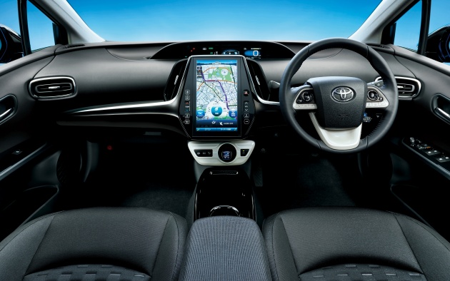 Toyota Prius PHV debuts in Japan – 68.2 km EV range