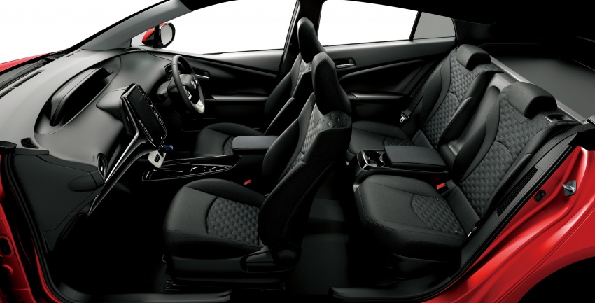 Toyota Prius PHV debuts in Japan – 68.2 km EV range 616978