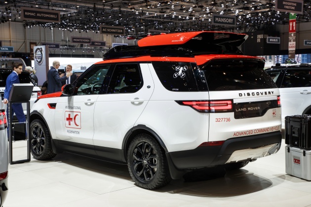 Land Rover Project Hero – Discovery untuk Palang Merah lengkap dengan dron di atas bumbung