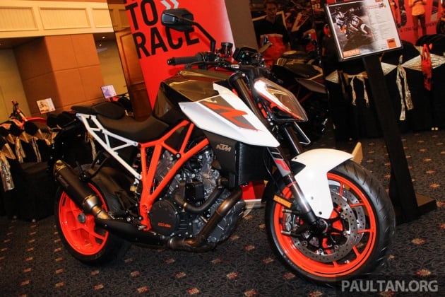 KTM Malaysia lancarkan Super Adventure S 1290 dan Super Duke R 1290 2017 – penuh alat elektronik