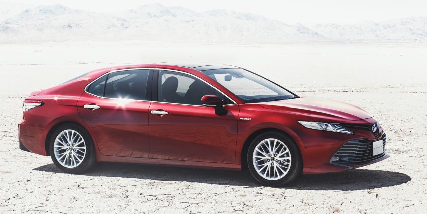2018 Toyota Camry Hybrid on sale in Japan – 33.4 km/l 681072