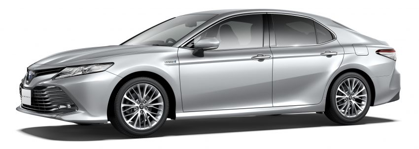 2018 Toyota Camry Hybrid on sale in Japan – 33.4 km/l 681082