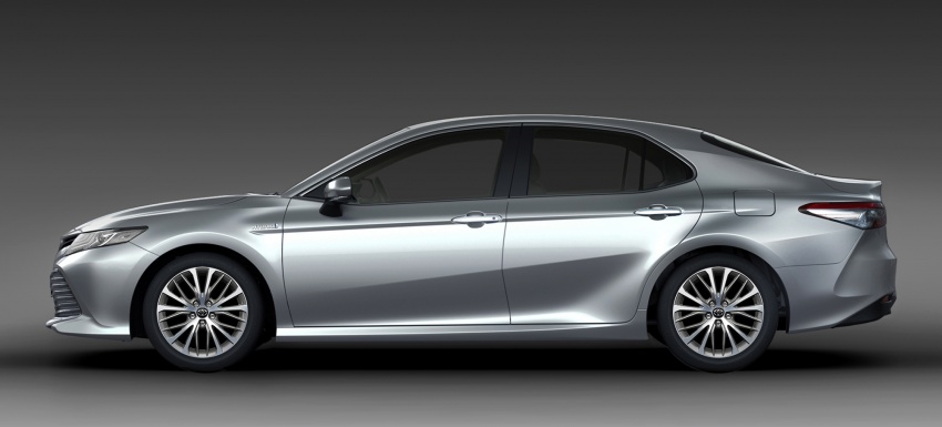 2018 Toyota Camry Hybrid on sale in Japan – 33.4 km/l 681089