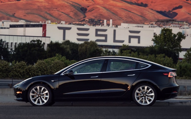 Tesla ended 2018 with a net loss of USD976 million despite profitable Q4 – cash reserve at USD3.69 billion
