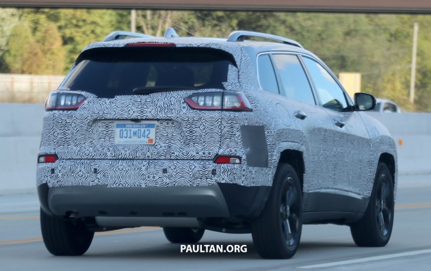 SPIED: 2019 Jeep Cherokee sheds some camouflage