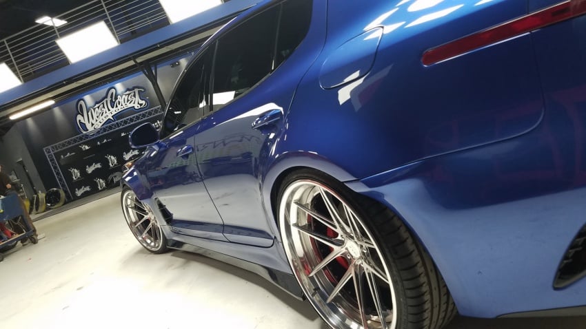 Modified Kia Stinger GT pair makes SEMA 2017 debut 732173