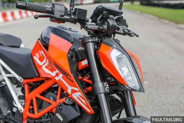 REVIEW: KTM 390/250 Duke – full-size or half pint?