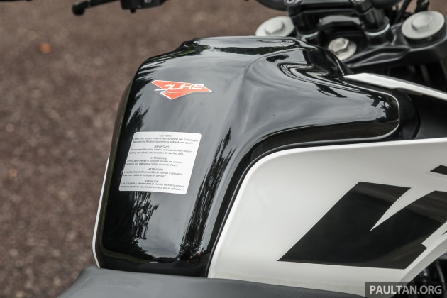 REVIEW: KTM 390/250 Duke – full-size or half pint?