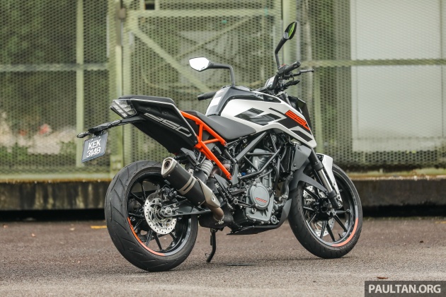 REVIEW: KTM 390/250 Duke – full-size or half pint?