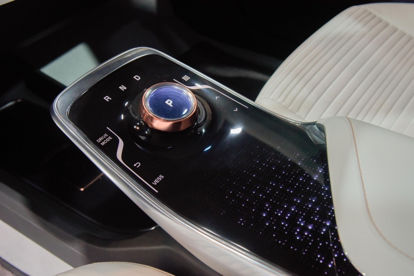 Kia Niro EV Concept makes its debut at 2018 CES 758109