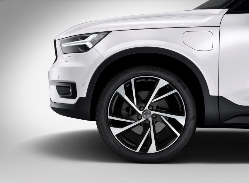 Volvo XC40 T5 Twin Engine – PHEV version debuts 811294