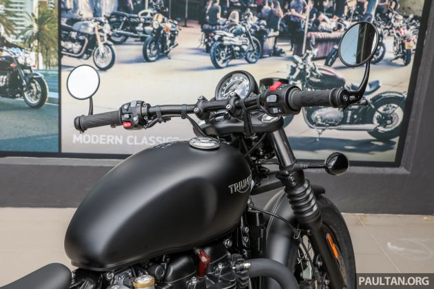 REVIEW: 2018 Triumph Bonneville Bobber Black – muscular retro-styled classic riding, RM74,900