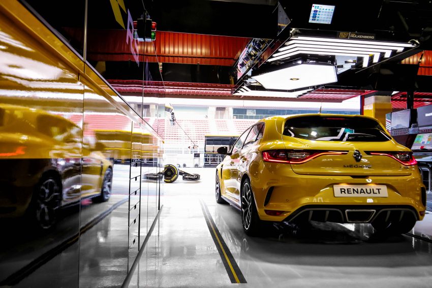 Renault Megane RS Trophy revealed – 300 PS, 420 Nm 841236
