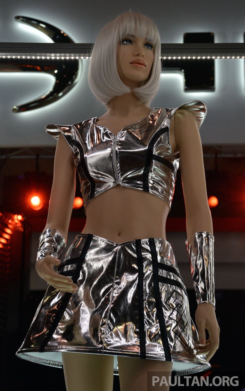 TAS 2019: <em>Kawaii</em> showgirls wrap up our mega inaugural Tokyo Auto Salon live coverage 916380