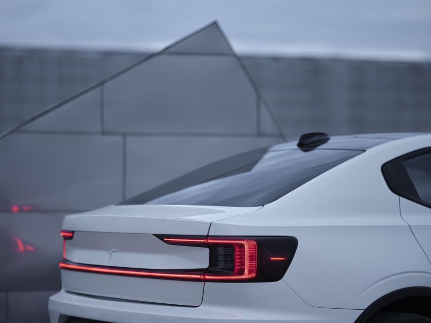 Polestar 2 revealed – production Volvo 40.2 is all-electric with 408 hp, 660 Nm and 500 km of range 927602