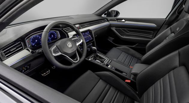 2019 Volkswagen Passat Variant R-Line Edition debuts