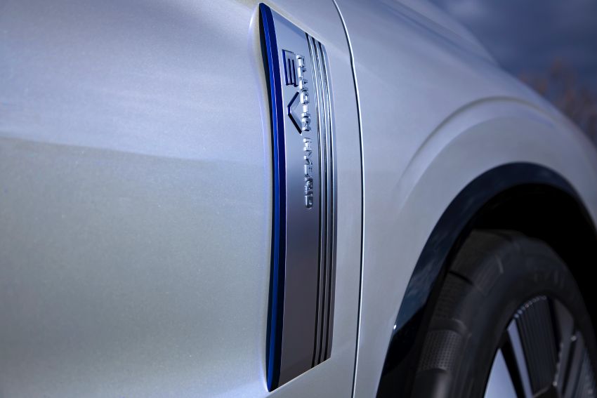 Mitsubishi Engelberg Tourer – PHEV SUV concept with 20 kWh battery, 70 km EV range, 700 km combined 932203