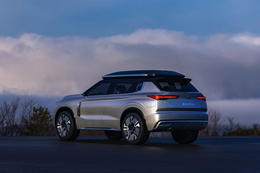 Mitsubishi Engelberg Tourer – PHEV SUV concept with 20 kWh battery, 70 km EV range, 700 km combined 932210