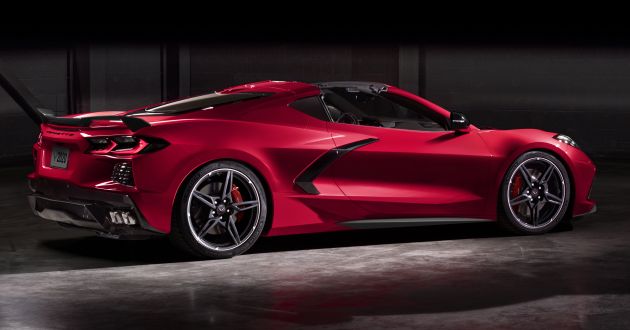 C8 Chevrolet Corvette Stingray goes mid-engined with 495 hp 6.2 litre NA V8, DCT, 0-100 km/h under 3 secs