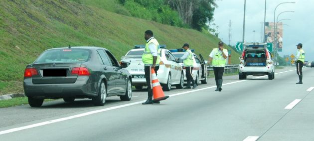 Singaporean motorists have 136,601 overdue traffic summonses, police in favour of banning offenders