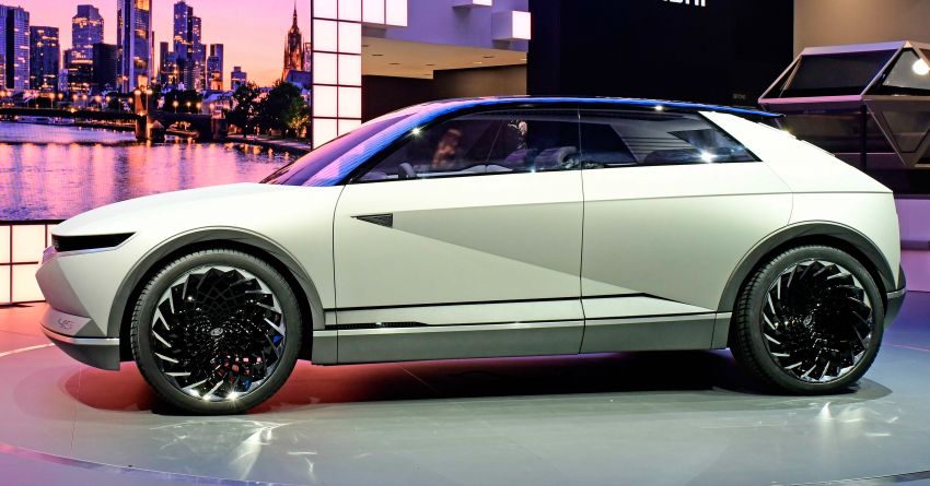 Hyundai 45 EV Concept unveiled at the Frankfurt show 1013629