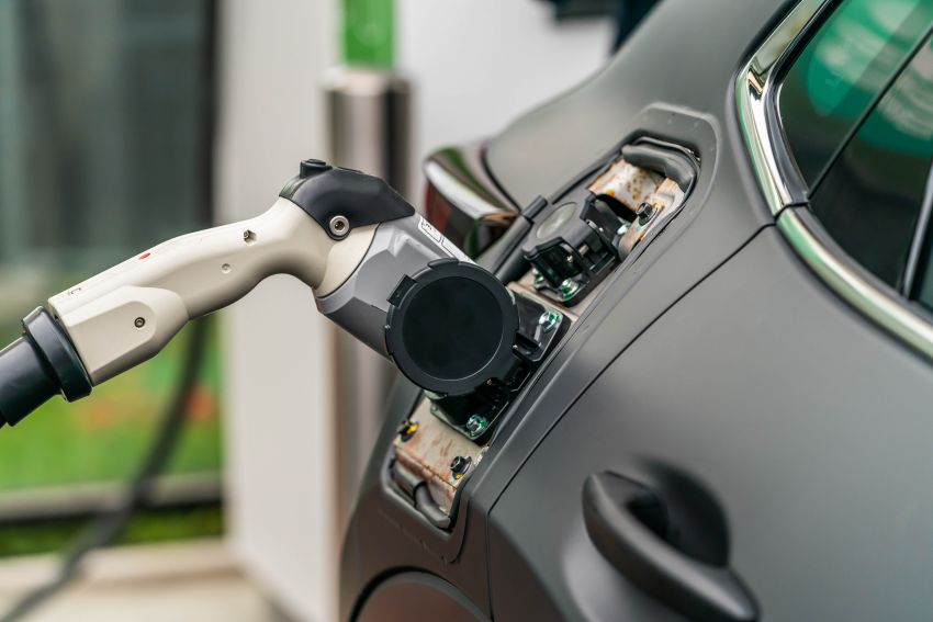 Mazda to unveil full EV at next month’s Tokyo show 1016783