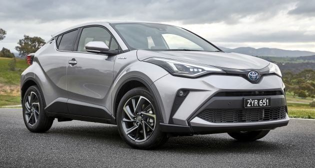 Toyota C-HR facelift debuts – new 2.0L hybrid variant