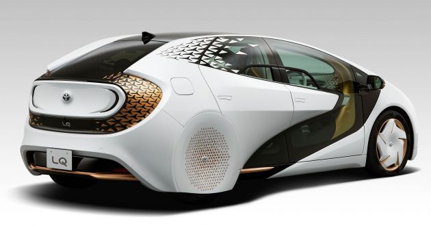 Toyota LQ Concept shown – uses AI to bond with you