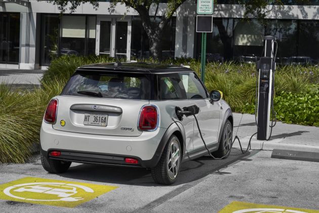 REVIEW: 2020 MINI Cooper SE electric – serendipitous