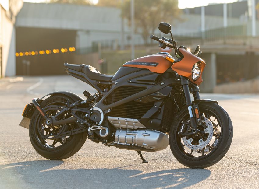 REVIEW: Harley-Davidson LiveWire electric motorcycle first ride – a sharp shock to the senses 1086244