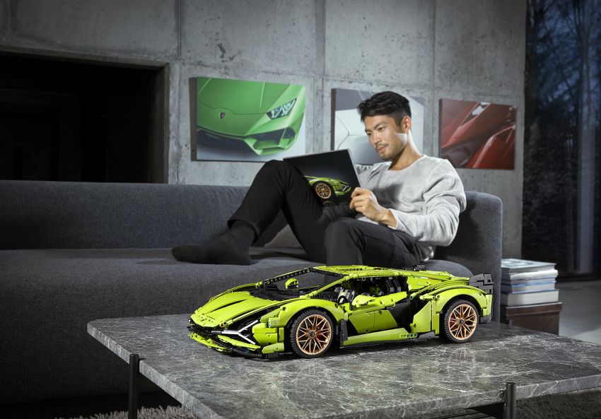 Lego Technic Lamborghini Sián FKP 37 – 3,696 pieces, moving V12, 8-speed gearbox and AWD, RM1,599.90 1123407