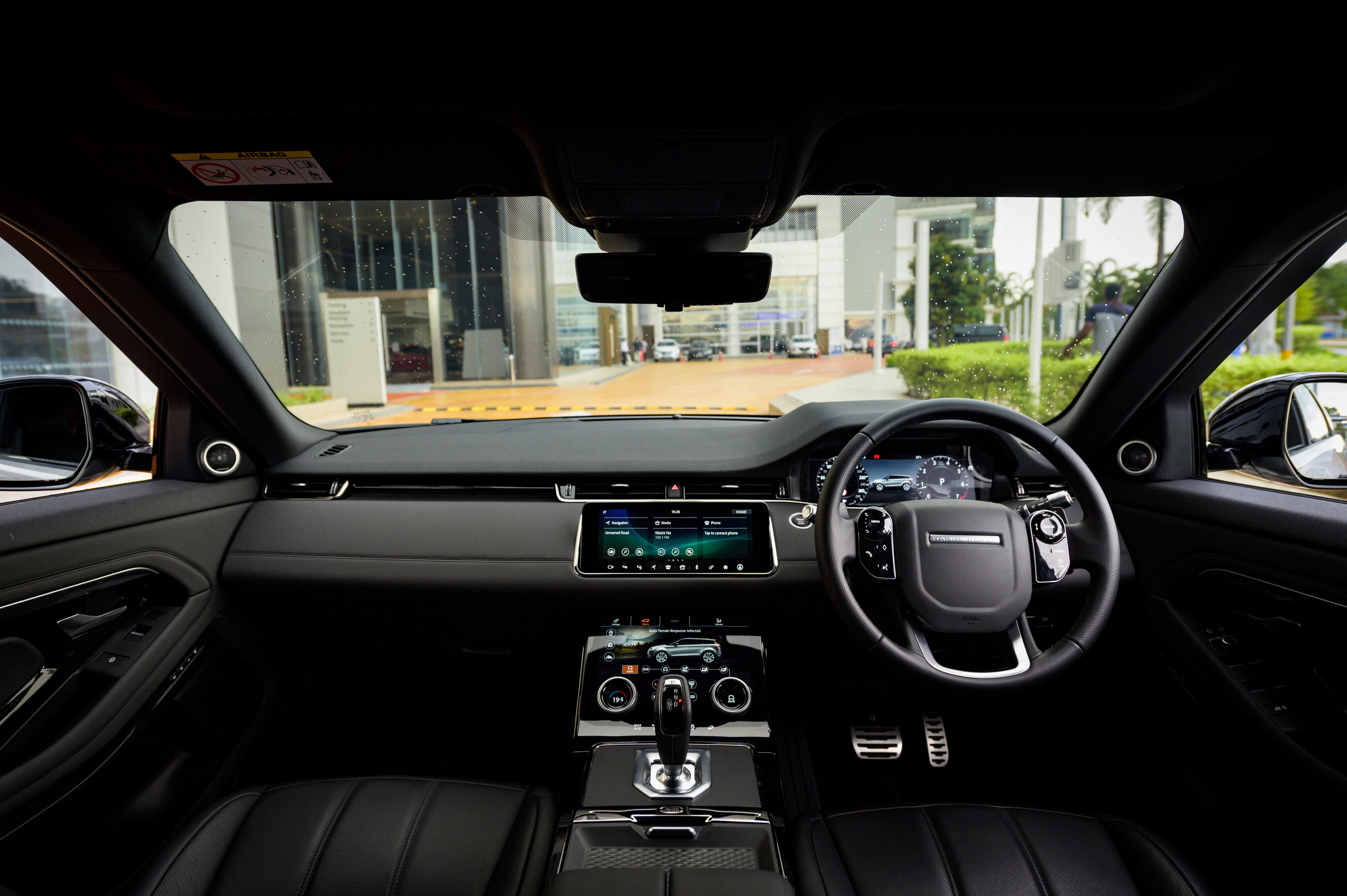 Range Rover Evoque 2020 kini di Malaysia – P200 dan P250 R-Dynamic, harga bermula RM427k tanpa SST