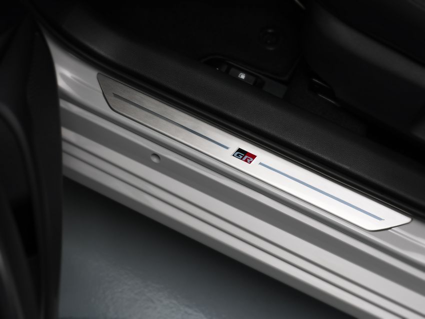 Toyota Corolla Sedan GR Sport – look-faster four-door 1150819