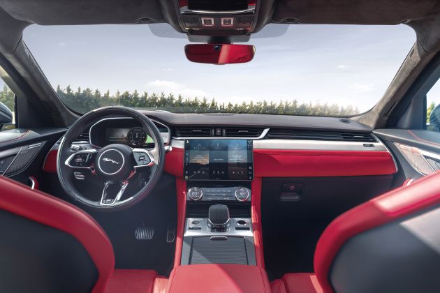 2021 Jaguar F-Pace – revised exterior and cabin, Pivi Pro, 404 PS/640 Nm P400e 2.0L turbo plug-in hybrid