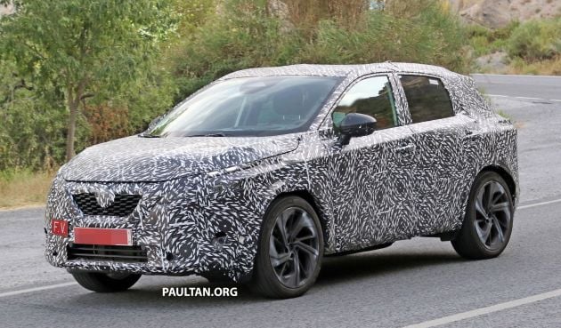 SPYSHOTS: Next Nissan Qashqai on test; interior seen