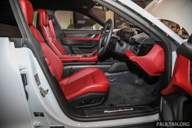 Porsche Taycan tiba di Malaysia – tiga varian, harga RM725k – RM1.2 juta, jarak gerak hingga 464 km