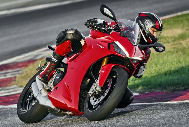 2021 Ducati SuperSport 950 – new fairing, new lights