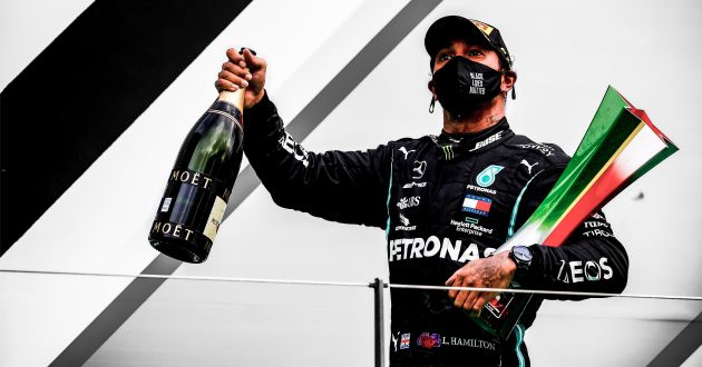 Seven-time F1 champ Lewis Hamilton gets knighted