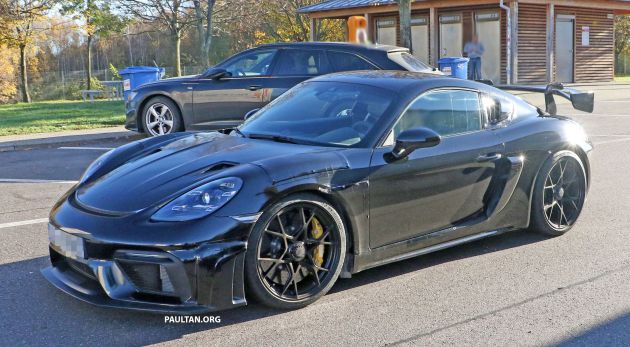 SPYSHOTS: Porsche 718 Cayman GT4 RS on test; centre-lock wheels, GT3/GT2 RS wheel arch vents