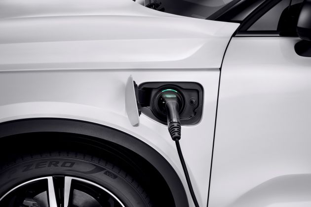 Volvo XC40 Recharge T5 dilancarkan di Malaysia – dari RM242k; 1.5L 3-silinder PHEV; 264 PS, jarak EV 44km