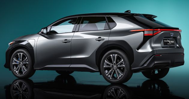 Toyota bZ4X Concept – RAV4-sized electric SUV developed with Subaru, yoke steering, coming 2022