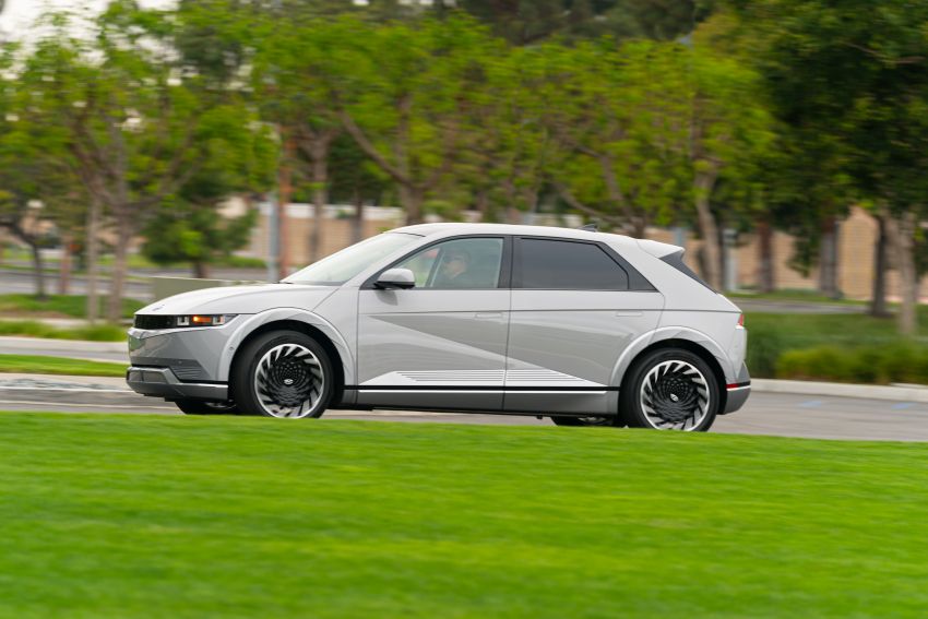 Hyundai Ioniq 5 for US market – 225 hp with RWD, 320 hp with AWD, 393 to 483 km range, on sale in autumn 1298405