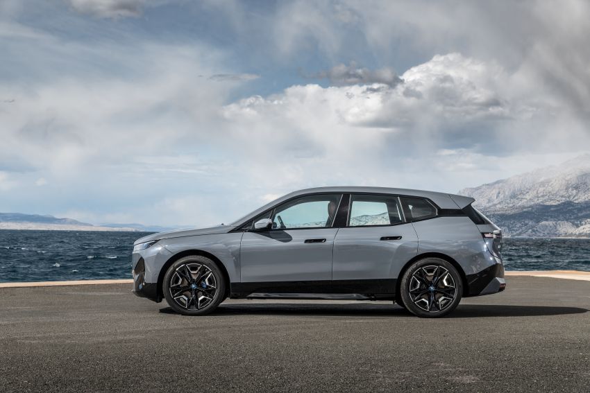BMW iX fully detailed – power, range bumped slightly to up to 523 PS, 630 km; new M60 with over 600 PS 1301899