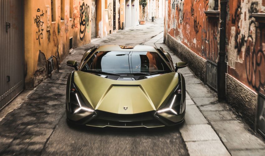 Lego Technic Lamborghini Sián FKP 37 goes full-sized – over 400,000 parts, 2,200 kg, 8,660 hours to complete 1304296