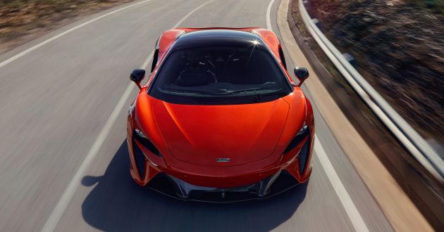 New McLaren Artura in Azores Orange to debut in Italy