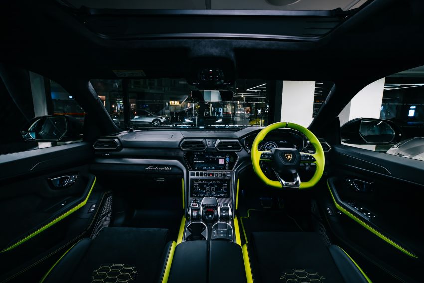 Lamborghini Urus – 15,000th unit en route to UK owner 1332146