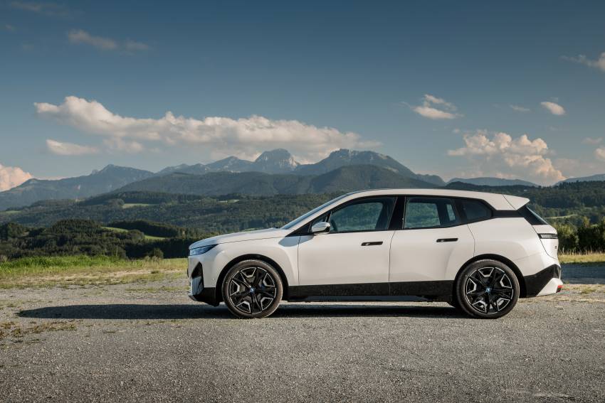 GALLERY: BMW iX xDrive50 Sport in Mineral White and Sophisto Grey – live photos of all-electric SUV 1352760